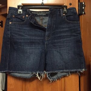 ✨SALE✨ American Eagle Outfitters Mom Shorts Size 6